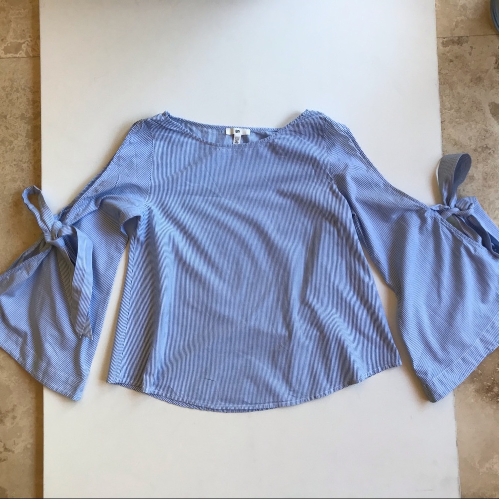 Nordstrom’s BP Bell Sleeve Blouse - Picture 2 of 5